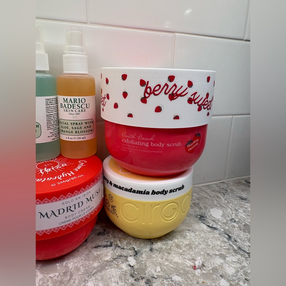 Skin/Body Care Bundle - Picture 4 of 5